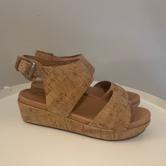 Gentle Souls by Kenneth Cole Lori Platform Wedge Sandal in Cork, Size 8.5 - Picture 6 of 9